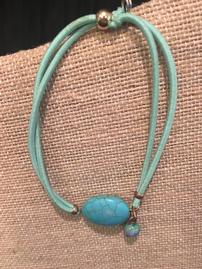 Turquoise stone and bead bracelet //269